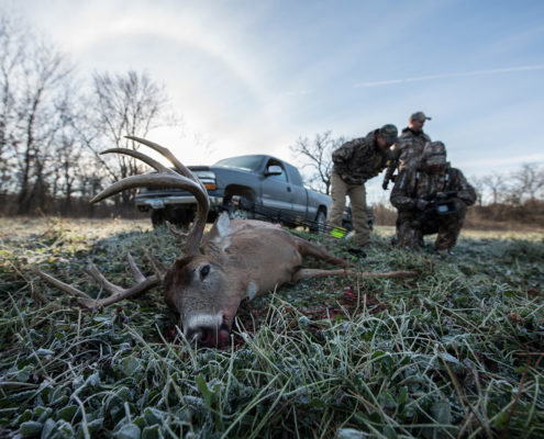 late season bow hunting buzzer beater buck | Bone Collector