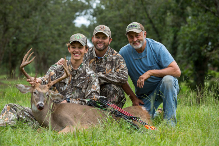 early-season-deer-hunting-clothing-scent-control_Feature hunting clothing